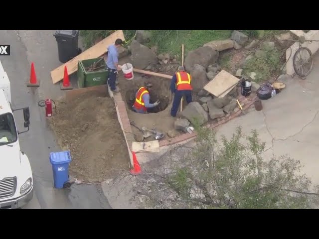 Homes evacuated after gas leak in Calabasas
