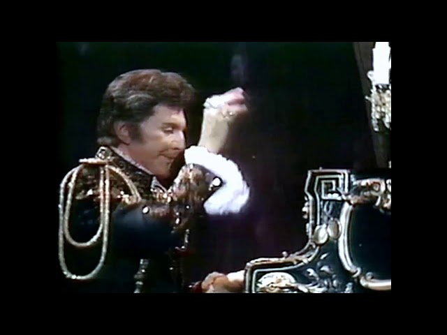 Liberace plays a wonderful Strauss Medley (1980)