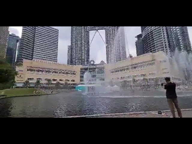 Petronas twin tower ( Malaysia )  @GirleytheExplorer