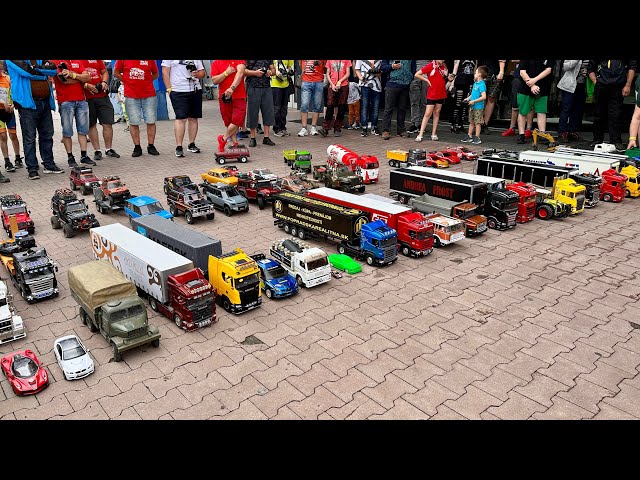 RC TRUCKS and CARS RIDE IN THE SHOPPING CENTER, Robbery of Datart