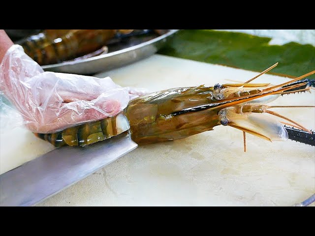 Thai Food - GIANT PRAWN CURRY Aoywaan Bangkok Seafood Thailand