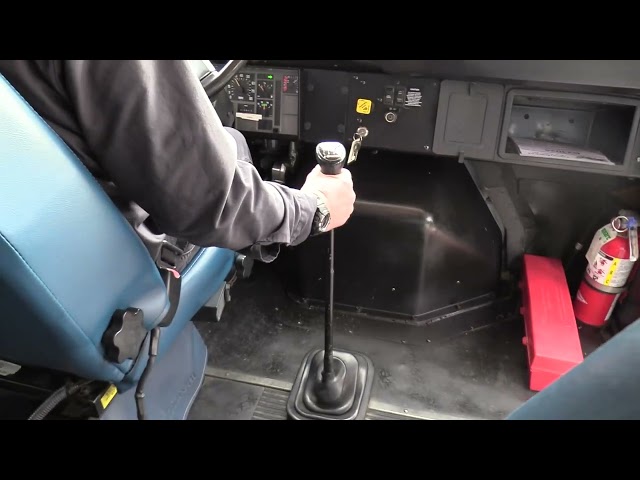 TEST DRIVE -  2000 International Blue Bird 66 Passenger School Bus with 6 Speed Manual Transmission