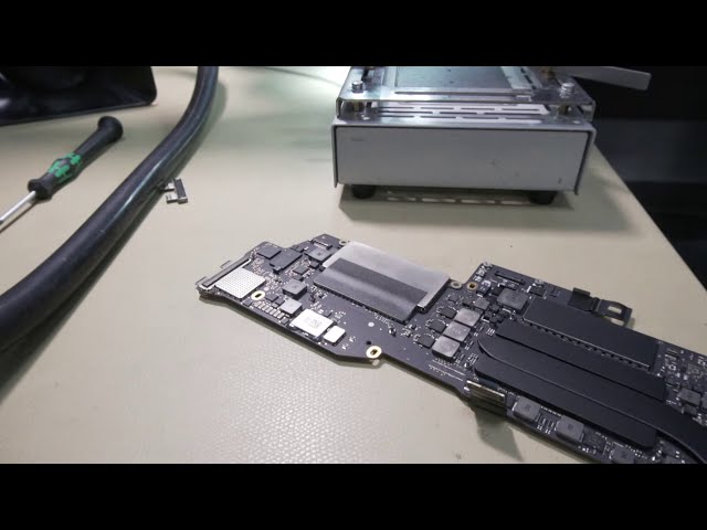 MacBook Pro 13" A1708 USB-C port replacement/замена порта