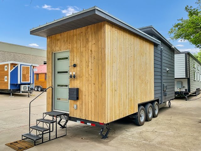 Could you live in this 😍 PRECIOUS 😍 Tiny Home on Wheels?