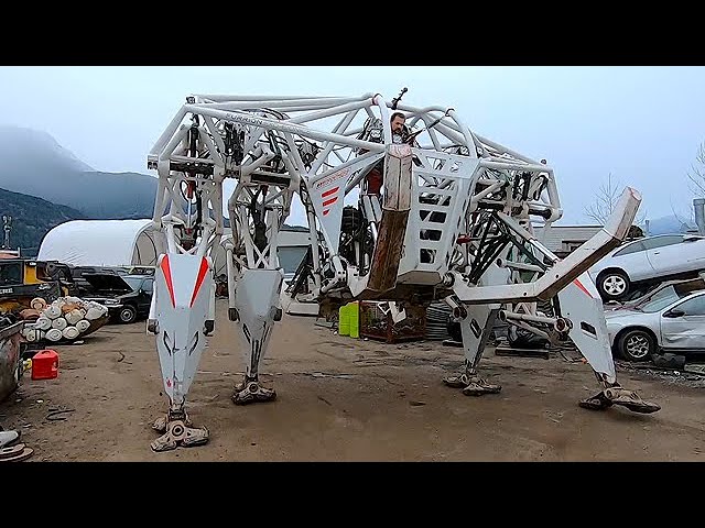 World’s Largest Exoskeleton Racing Mech