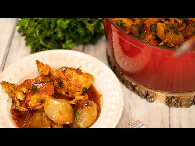 Greek Chicken & Shallot Stew: Kotopoulo Stifado