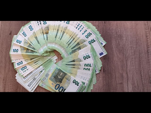 Counting a 100 euro stack