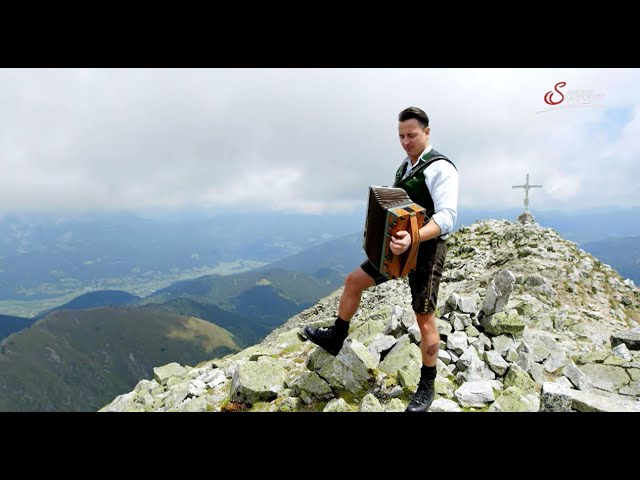 GP der Steiermark: Andreas Gabalier singt die Steirische Landeshymne