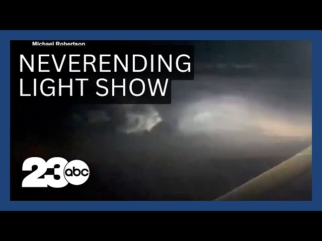 Spectacular Lightning Storm Captured Over Florida