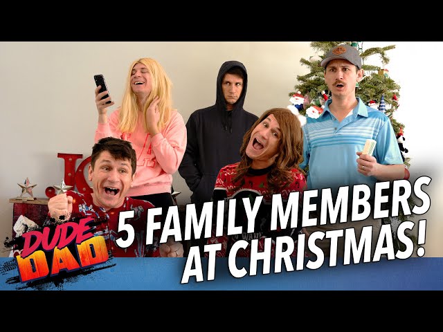 5 Family Members at Christmas