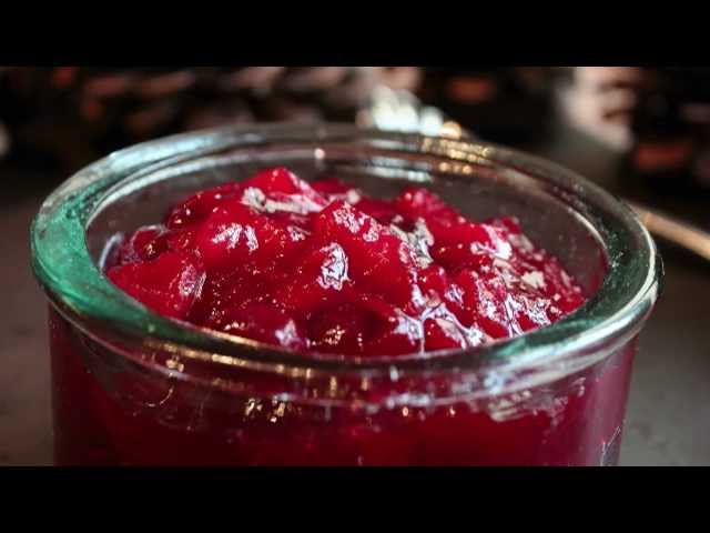Ginger Pear Cranberry Sauce -- Thanksgiving Holiday Cranberry Sauce Recipe