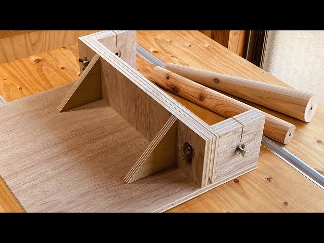 Simple Table Saw Lathe / Conical poles can also be made / DIY Woodworking