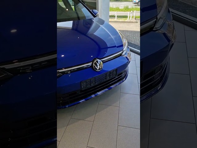Lovely Volkswagen Golf Variant R-Line in Lapiz Blue