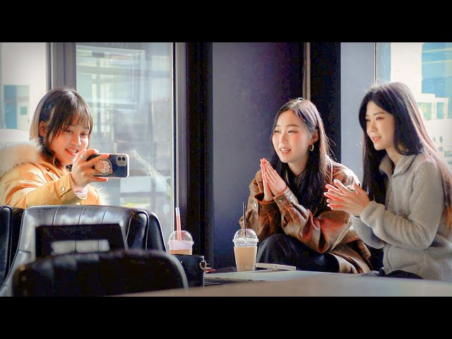 A Girl Asks For Strangers to Pretend Her Friends And Celebrate Her Birthday | Social Experiment