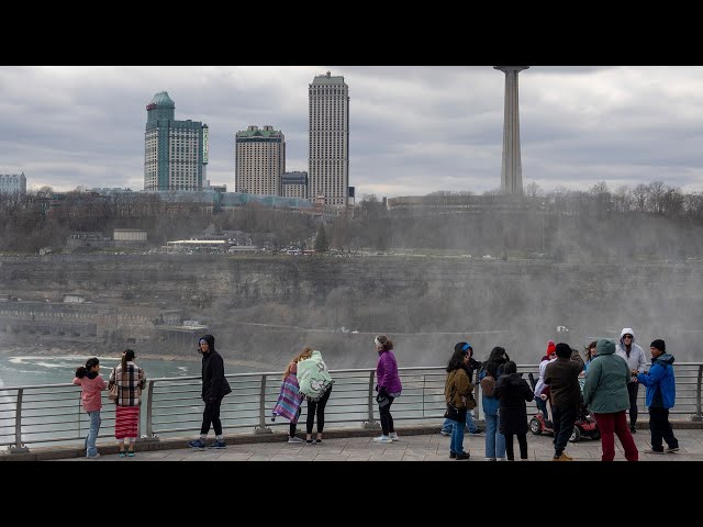2024 SOLAR ECLIPSE | Crowds begin to gather in Niagara Falls
