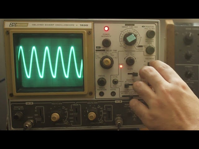 My Most Used Piece of Gear Makes No Noise.. // Using Oscilloscopes with Synthesizers