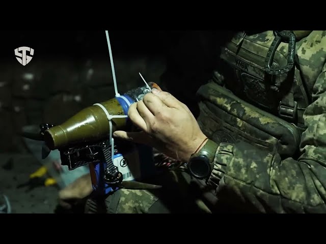 Horrible Attack! Ukraine FPV drones wipe out Russian soldiers Trapped in the frozen Trench
