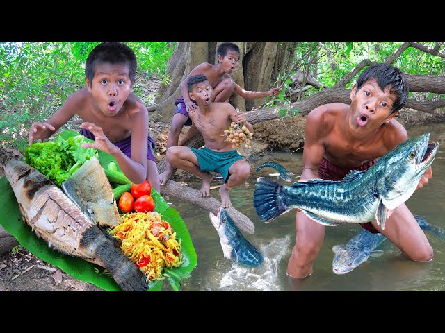 Survival Skills - Oo! Meet Big Fish & Cook At Jungle Eating Show