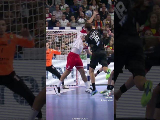 Deutschland verzweifelt an Kroatiens Keeper | Sportschau #shorts