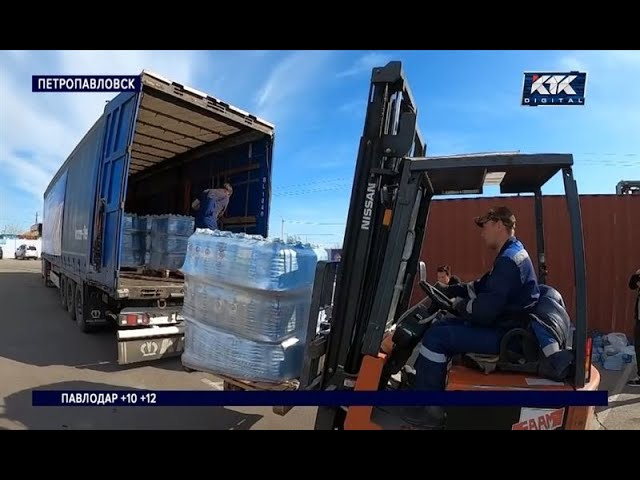 В Петропавловск отправили 20 тонн воды с ледников Кавказа