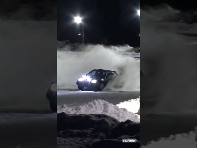 This is how its done 🔥 Rally car drifting in the snow!