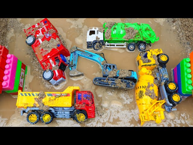 Tractor Excavator Dump Truck Cement Mixer Car rescue in the mud