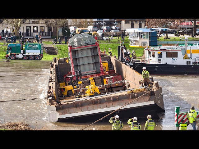 Docking during Flood: Heavy Haulage of a 310 ton Transformer in strong river current