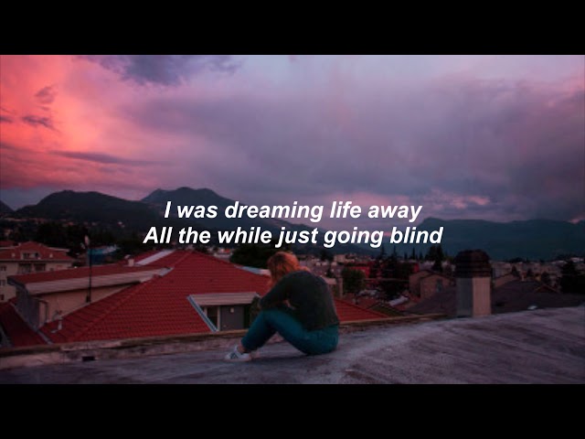 Paramore - Caught in the middle // Lyrics