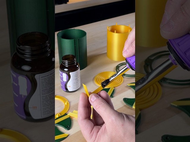 Spring-Loaded Iris Gift Box | 3D Printing Ideas