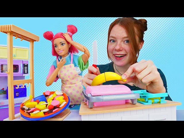 Spielspaß mit Barbie und Irene. Puppen Video auf Deutsch. 3 Folgen am Stück