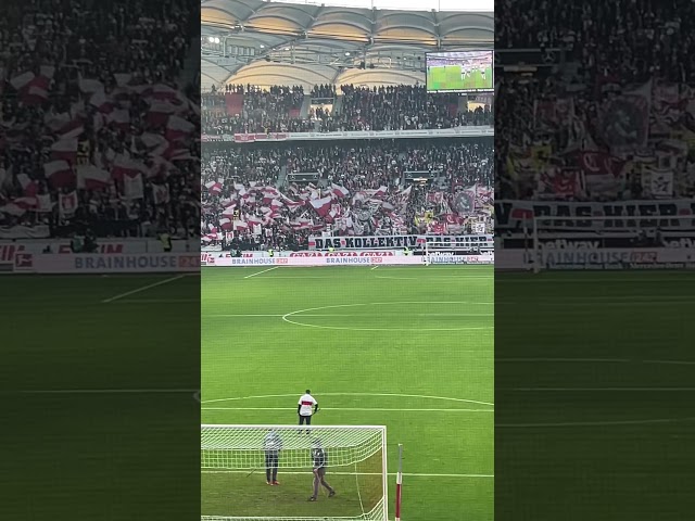 VfB Stuttgart - Das erste Einlaufen, nach der Pandemie vor voller Cannstatter Kurve!