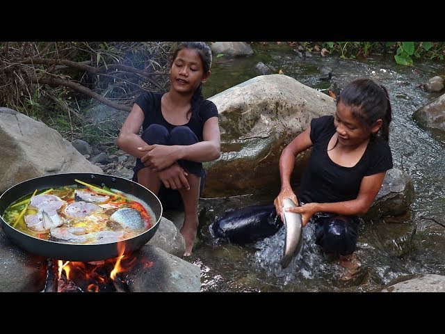 Catch fish & Cook Fish soup for Eating delicious - Cooking Fish soup recipe Taste delicious Ep 30