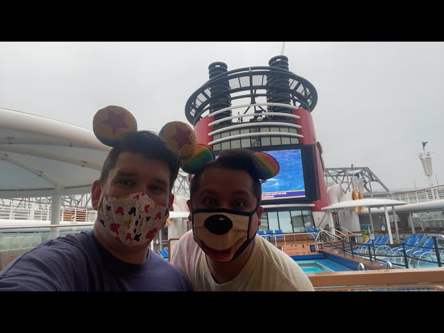 Live from Wonder! A Very Rainy Embarkation