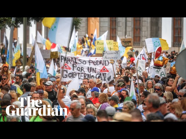 Thousands march to protest against Canary Islands' tourism model