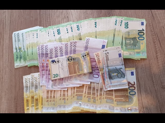 50 000 euro counting in various banknotes old and new