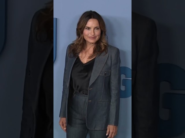 Mariska Hargitay was reportedly mistaken for a real cop in her #lawandordersvu costume by a child.