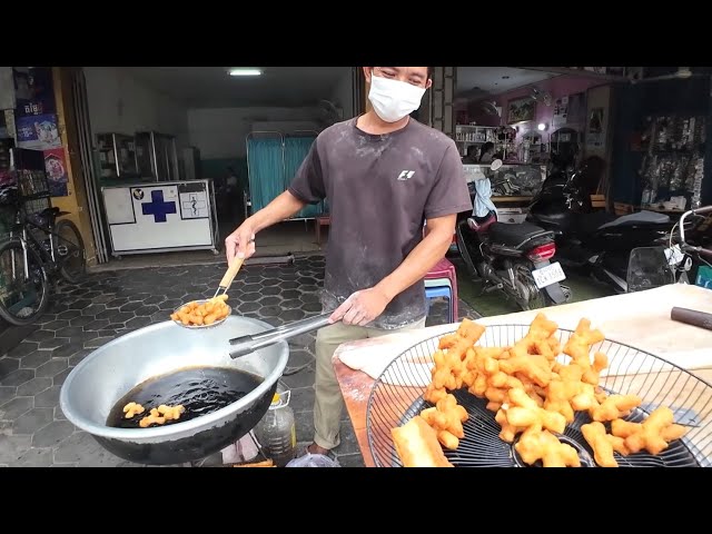 All Sold Out in Just 1 Hour ! The Most Hottest Cambodian Breakfast Snack🇰🇭 -Cambodia street food