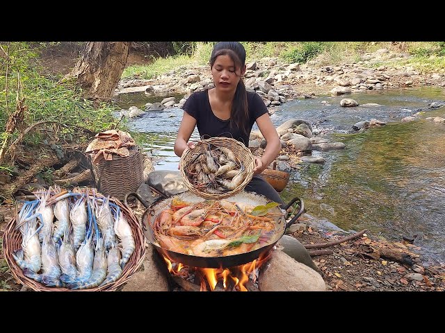 Cooking Spicy lobster Wild Recipe and Eating Delicious for jungle food