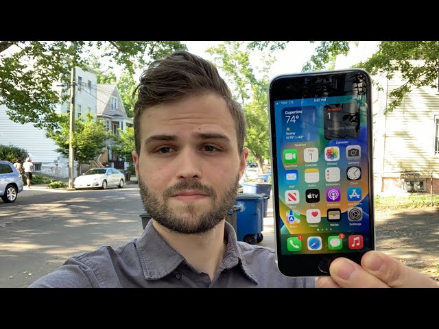 iPhone SE 2 in 2023 - Real Day in the Life Review!