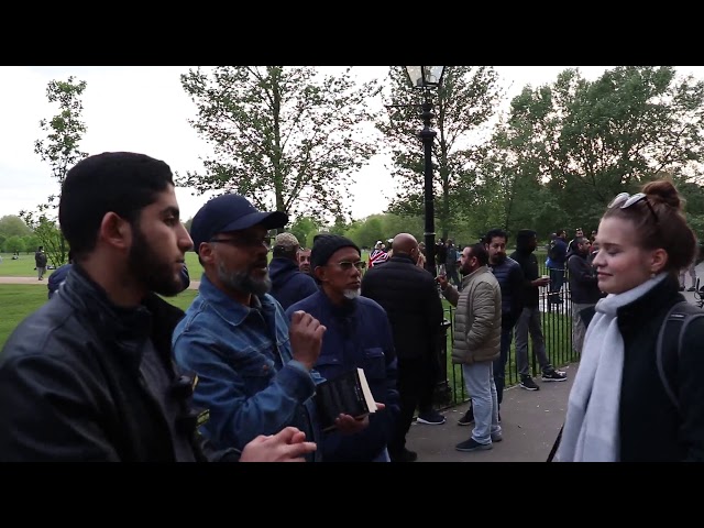P3 It doesn’t say 3 in 1! Hashim & Mohammed and Christian visitors Hyde Park Speakers Corner