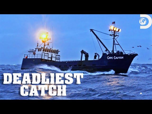 Destructive Boat Breakdowns | Deadliest Catch | Discovery