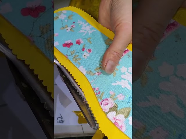 Method of making lace insoles