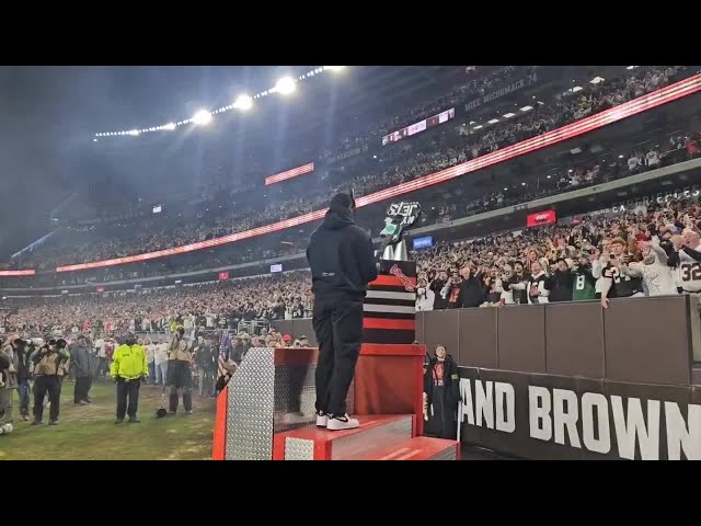 Browns RB Nick Chubb named Dawg Pound Captain for TNF, smashes guitar pregame