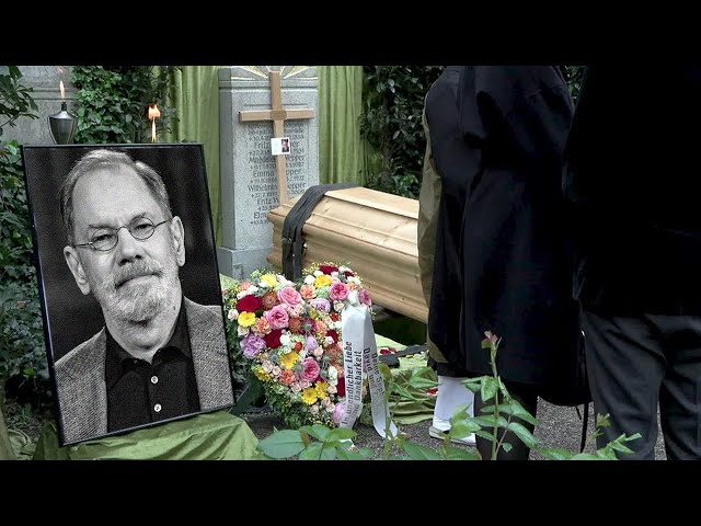 Beerdigung von Klaus Otto Nagorik: Kollegen, Familie und Traurige Fans Zollen Tribut