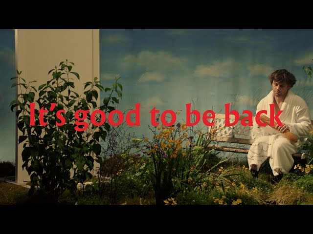Metronomy – It’s good to be back (Official Video)