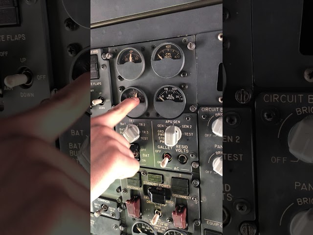 How to start APU on a Boeing 737-200