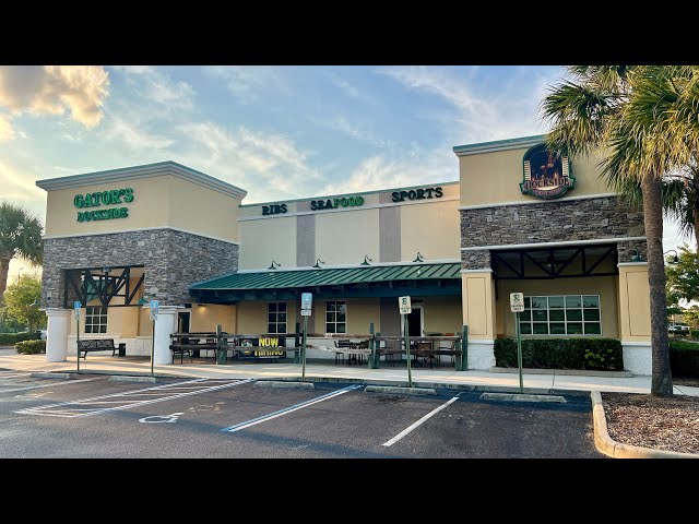 Eating at Gator’s Dockside Restaurant in Eustis, Florida | Florida Restaurant Review