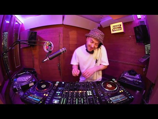 Pete Cannon playing in Brussels at Kiosk Radio with Velocity Rave