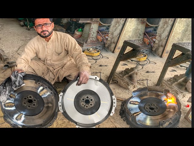 Repairing Cracked Flywheeel Of Semi Truck || Engine Flywheel Rebuild ||