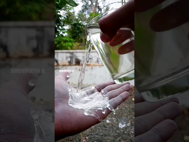 💧This will make your hands waterproof🤯😱|science experiments to try at home#shorts #viral #trending